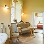 & Restaurant Gutshaus מלון Ludorf