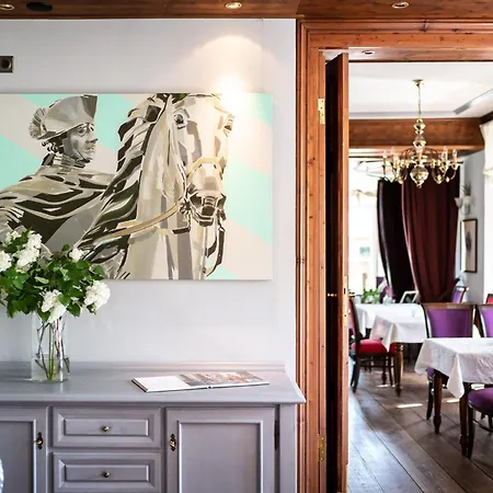 & Restaurant Gutshaus فندق