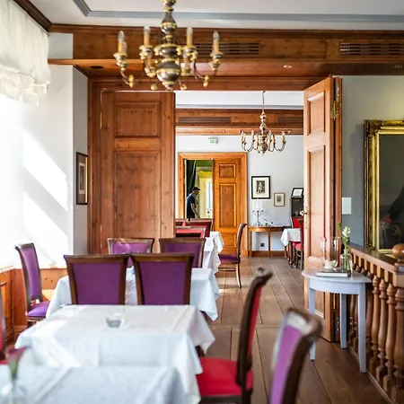 & Restaurant Gutshaus Отель 4*