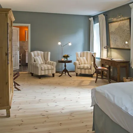 & Restaurant Gutshaus 4* Ludorf