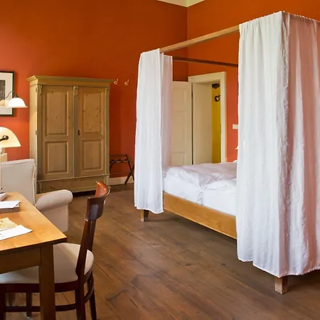 & Restaurant Gutshaus Szálloda