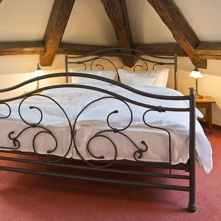 & Restaurant Gutshaus فندق