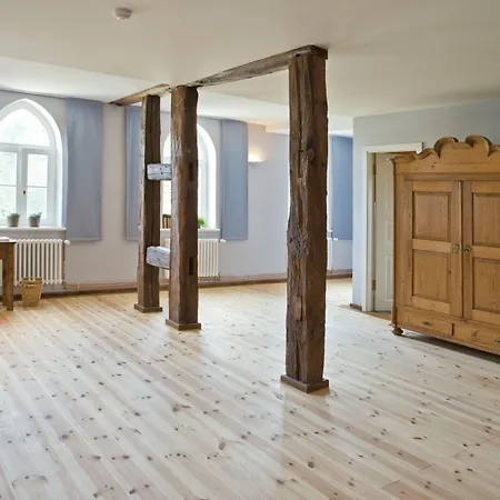 & Restaurant Gutshaus فندق 4*