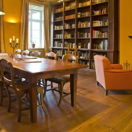 & Restaurant Gutshaus 4* Ludorf