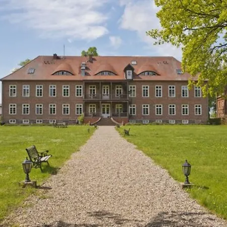 & Restaurant Gutshaus 4*