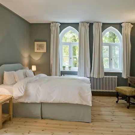 & Restaurant Gutshaus فندق