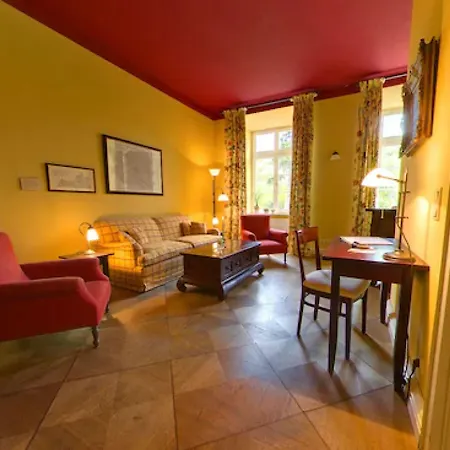 Romantik Gutshaus Hotel 4*