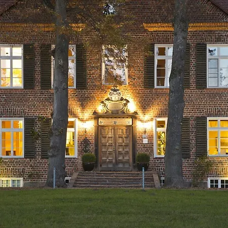 & Restaurant Gutshaus Hotel 4*